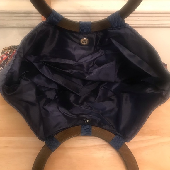 Cloth purse with wood handles. - Picture 5 of 5